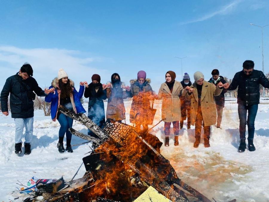 Yakutiye Gençlik Merkezi’nde nevruz ateşi