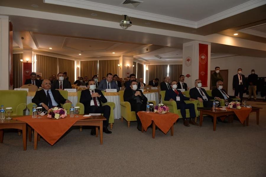 Vali Memiş, 10 bin çiftçimize bin ton yem bitkisi tohumu dağıttık