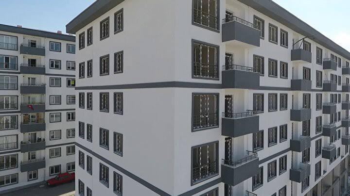  Konutlarda yarım bırakılan işler vatandaşı zor durumda bırakıyor