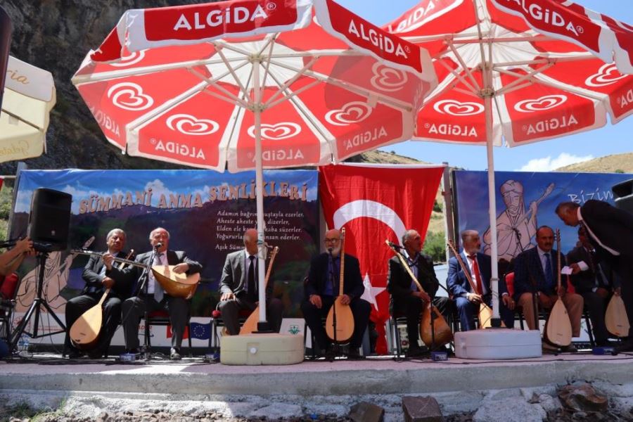 Aşık Sümmani doğduğu köyde düzenlenen şenlikle anıldı