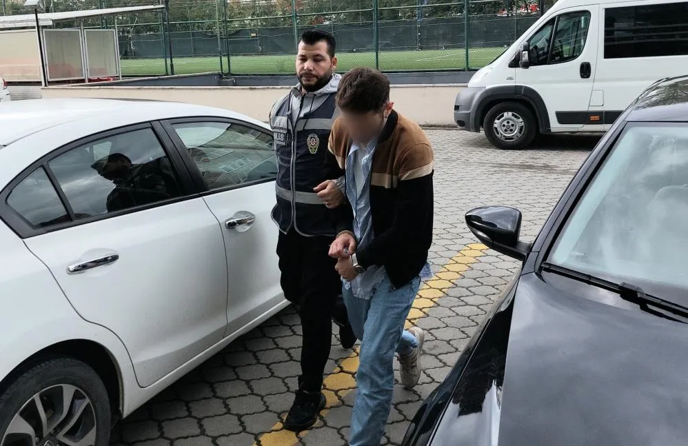 Elektronik kelepçe ayağından çıkan 