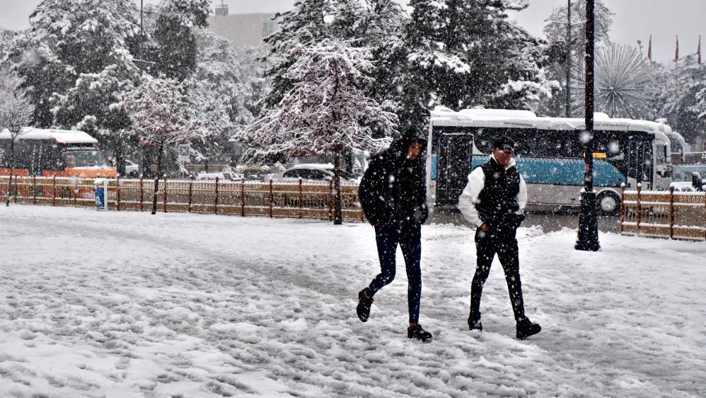 Uzmanından karda ve buzda yürüme teknikleri