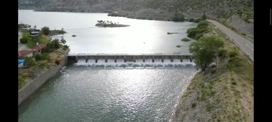Tortum Şelalesi coştu