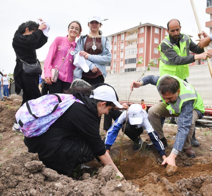 Yakutiye’de fidanlar toprakla buluştu