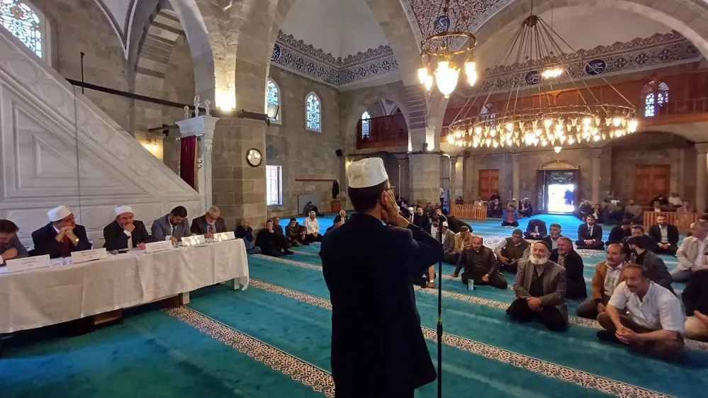 Ezanı en güzel okumak için yarıştılar