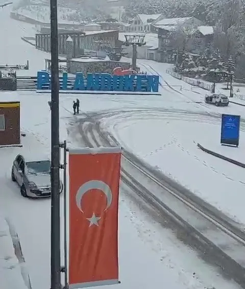 Palandöken Kayak Merkezi beyaza büründü