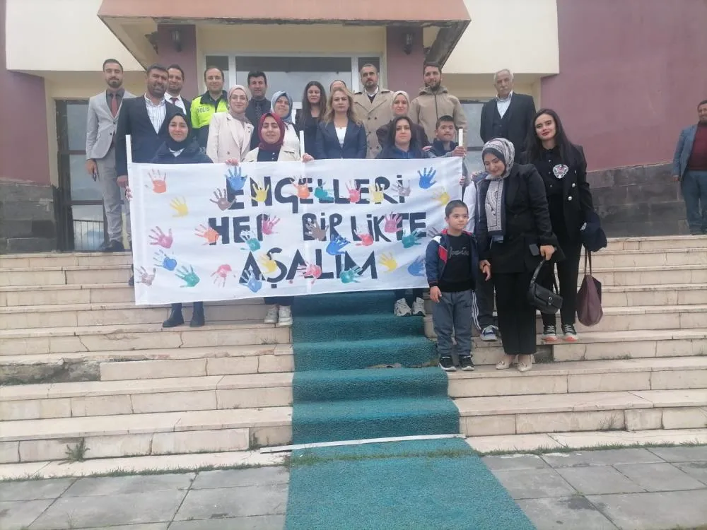 Hınıs’ta anlamlı etkinlik