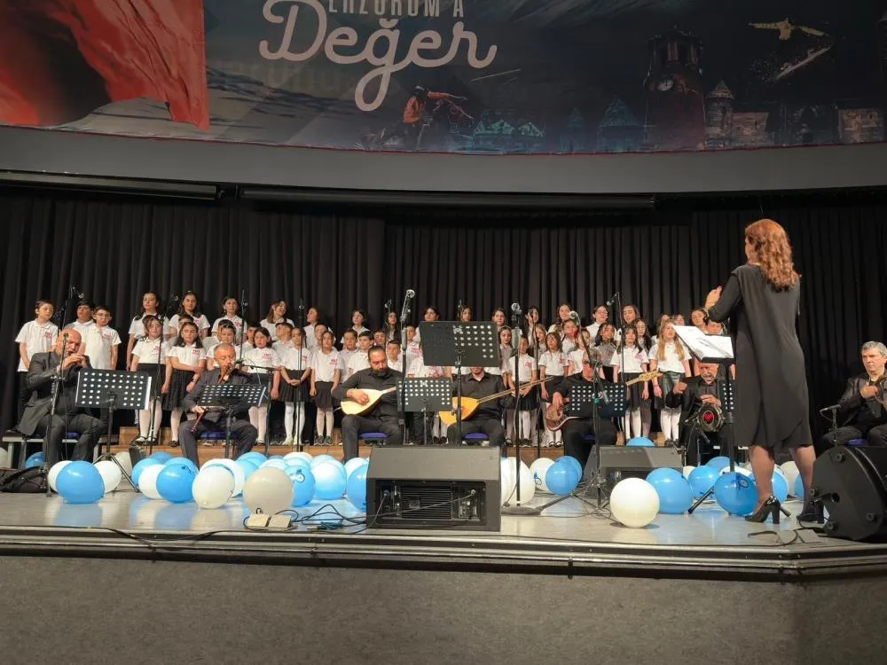 Çocuk korosundan muhteşem konser