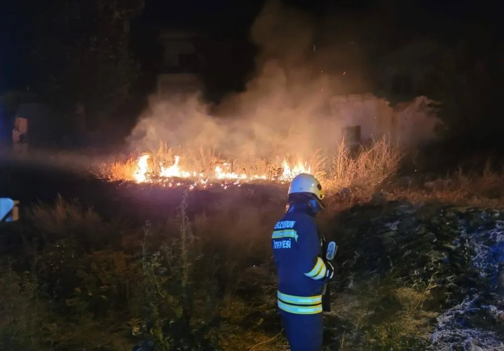 İtfaiyeden anız yangınına zamanında müdahale