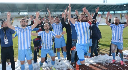 YILDIRIM: “FUTBOLCULARIMI TEBRIK EDIYORUM