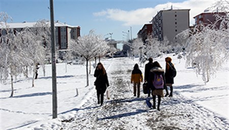 ERZURUM GÜNE KARLA UYANDI