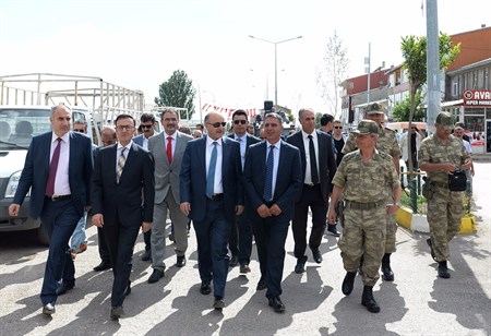 Vali Azizoglu, Karayazi ilçesini ziyaret etti