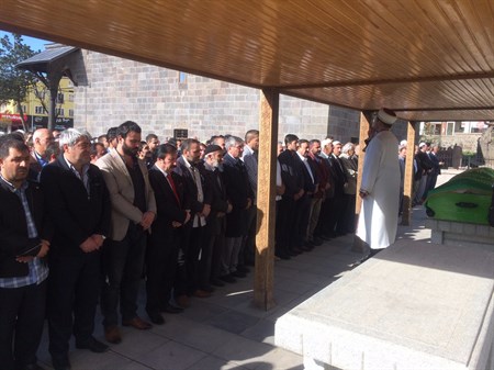 Baskan Hikmet Karaca’nin agabeyi acisi