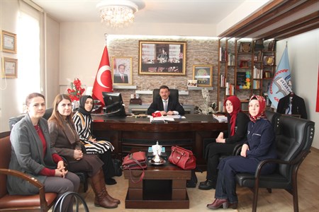 Egitim-Bir-Sen Kadin Kollarindan Il Müdürü Yildiz’a Ziyaret