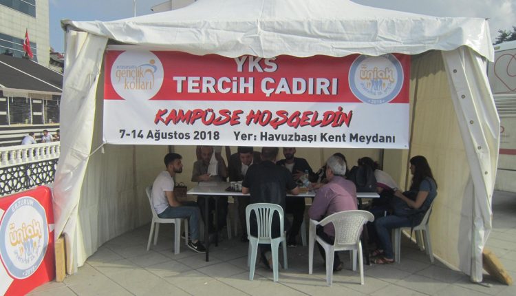 AK Gençlik YKS tercih standi kurdu