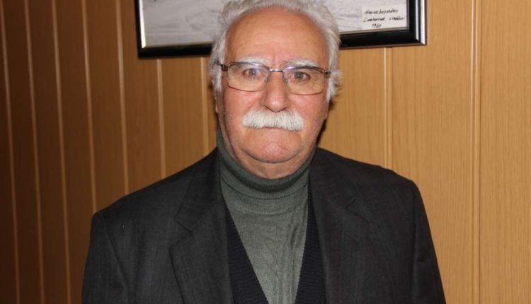 Halk ozani Erzurum’u gezerek siir yaziyor