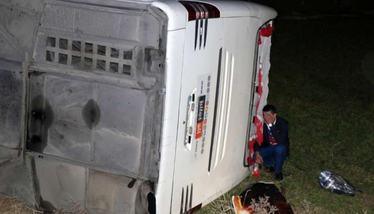 Erzincan’da yolcu otobüsü sarampole uçtu: 20 yarali