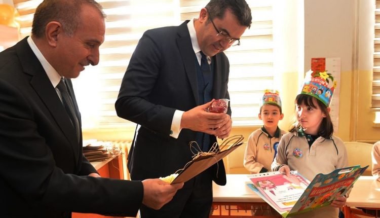Erzurum’da miniklerin karne heyecani