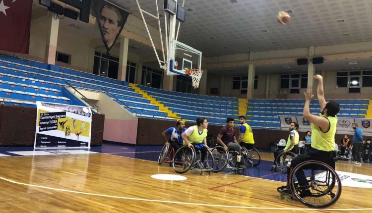 Basketler Cumhuriyet için atildi
