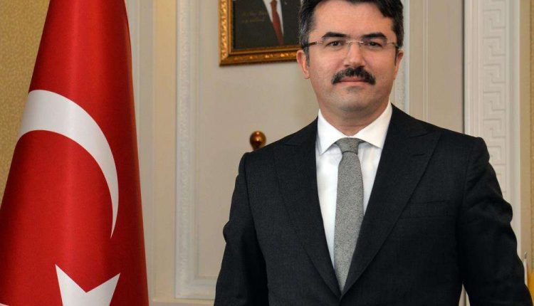 Vali Okay Memis: “Bagimsizlik mesalemizin yakildigi Erzurum kongremiz kutlu olsun”